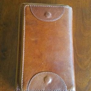 Carbon2Cobalt leather clutch